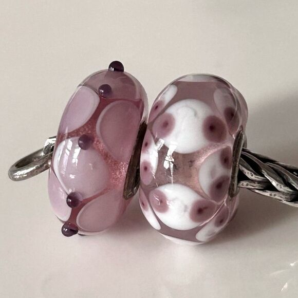 TROLLBEADS Lot Of 2 Lavender Purple Uniques LAA 925S NEW! Buds & Dots - Picture 1 of 7